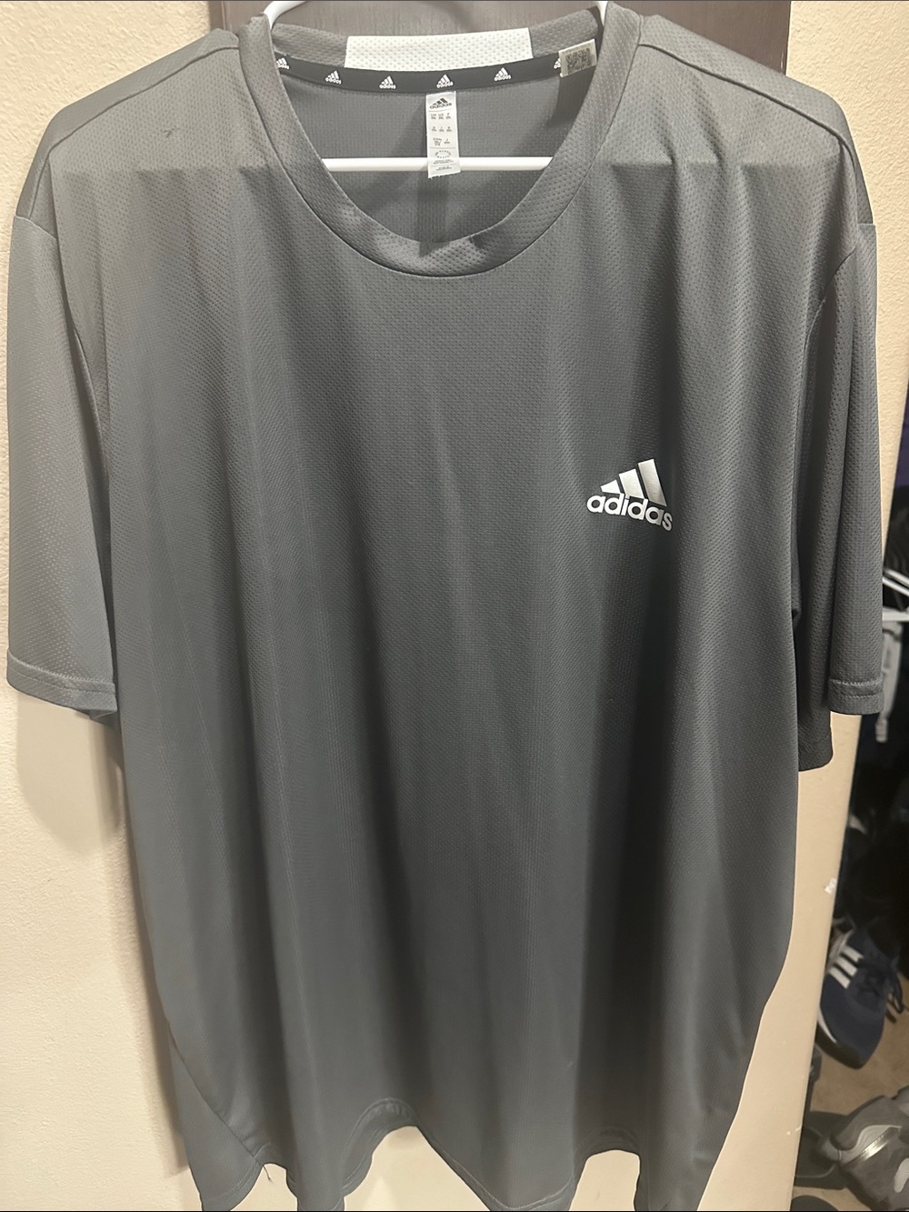 adidas Men’s Gray Performance Short-Sleeve Tee